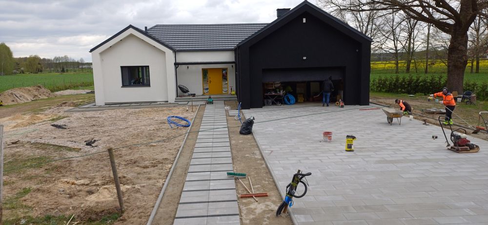 Profesjonalne układanie kostki brukowej. Brukarstwo