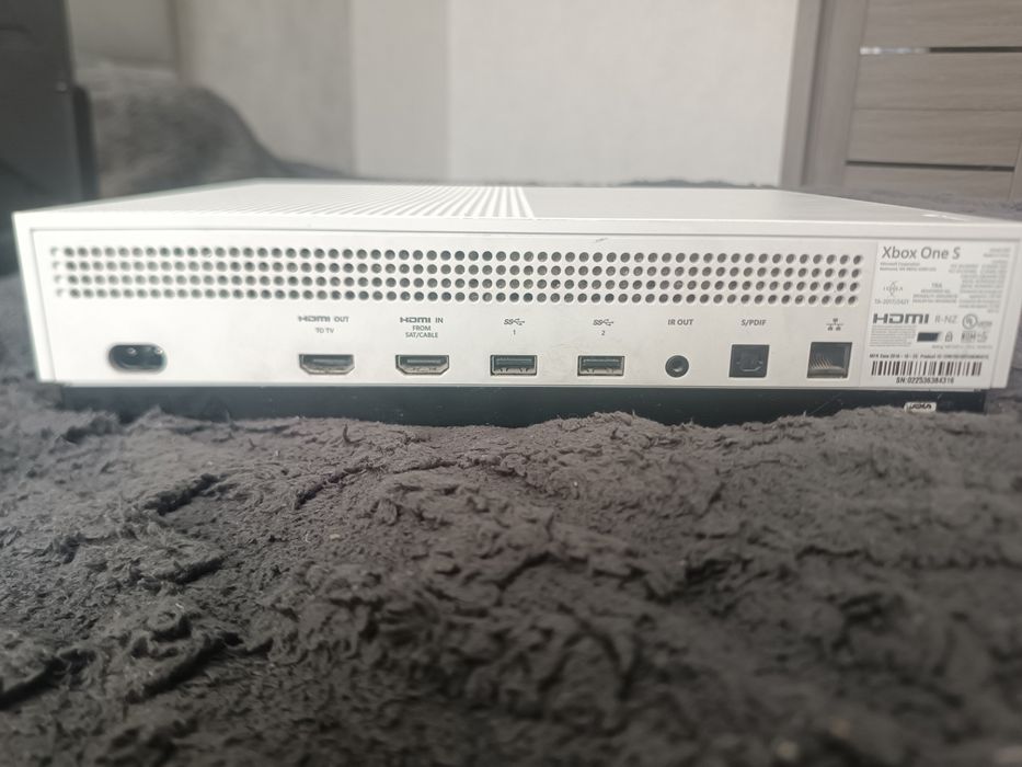 Продам Xbox one s
