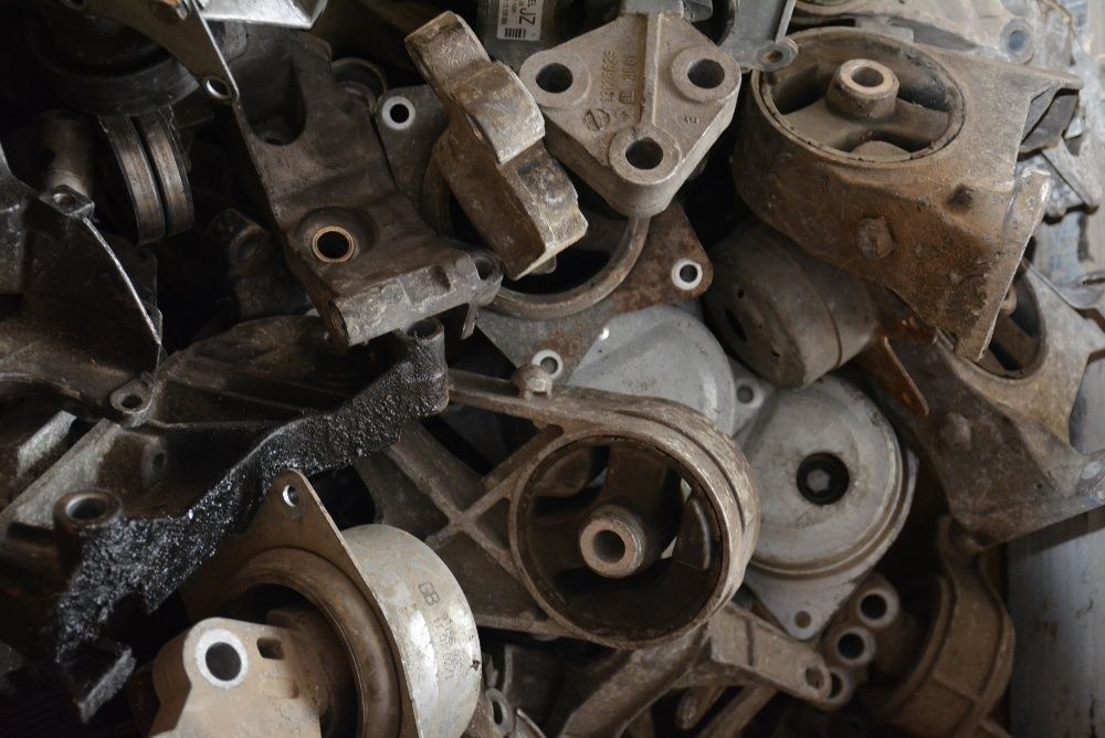 подушка двигателя мотора КПП Opel Astra G H J Vectra Zafira Insignia