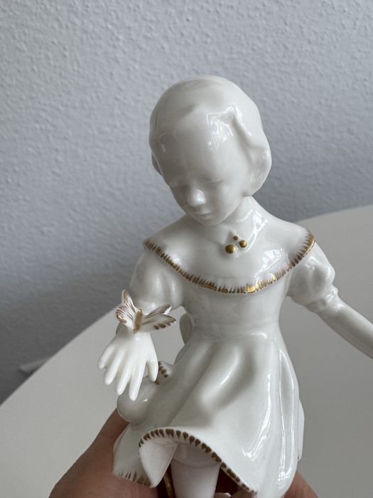 Dziewczyna z motylkiem figurka  Hutschenreuther /  Hans Achtziger.