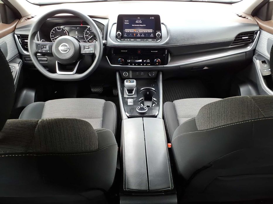 Nissan Rogue      2021