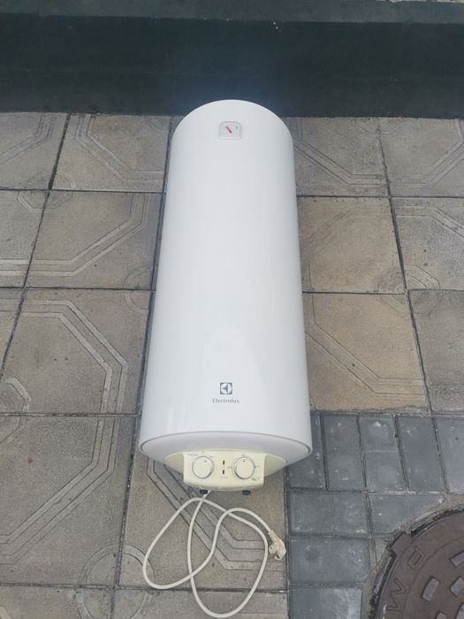 Нагревательный бак Electrolux 80l.