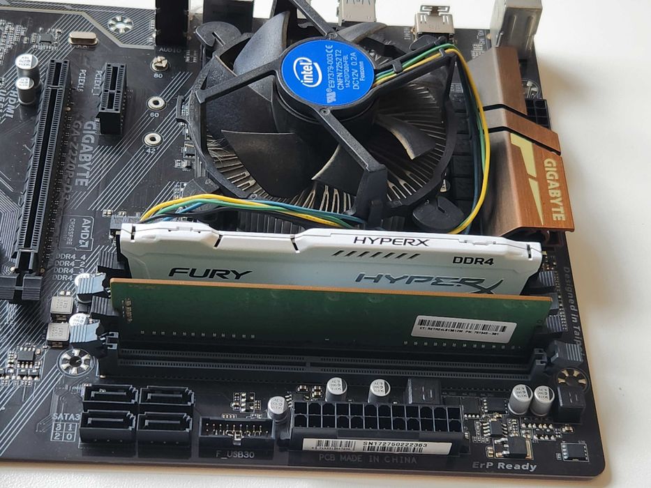 Материнская плата Gigabyte GA-Z270p-D3 + DDR4 8гб celeron g3900