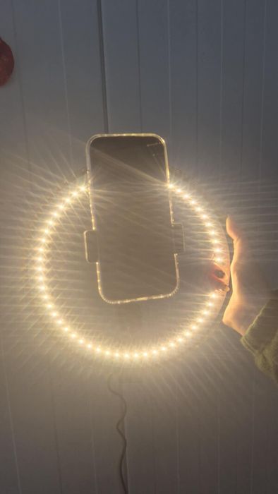 lampa pierscieniowa z uchwyrem na telefon