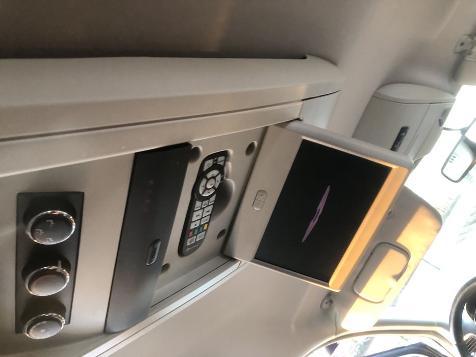 Chrysler town country