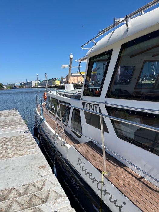 Zamienie  na camper / houseboot lub sprzedam łódź