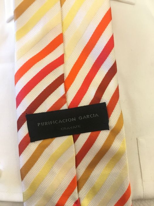 Gravatas de seda novas de boa qualidade O preço é para UMA gravata
