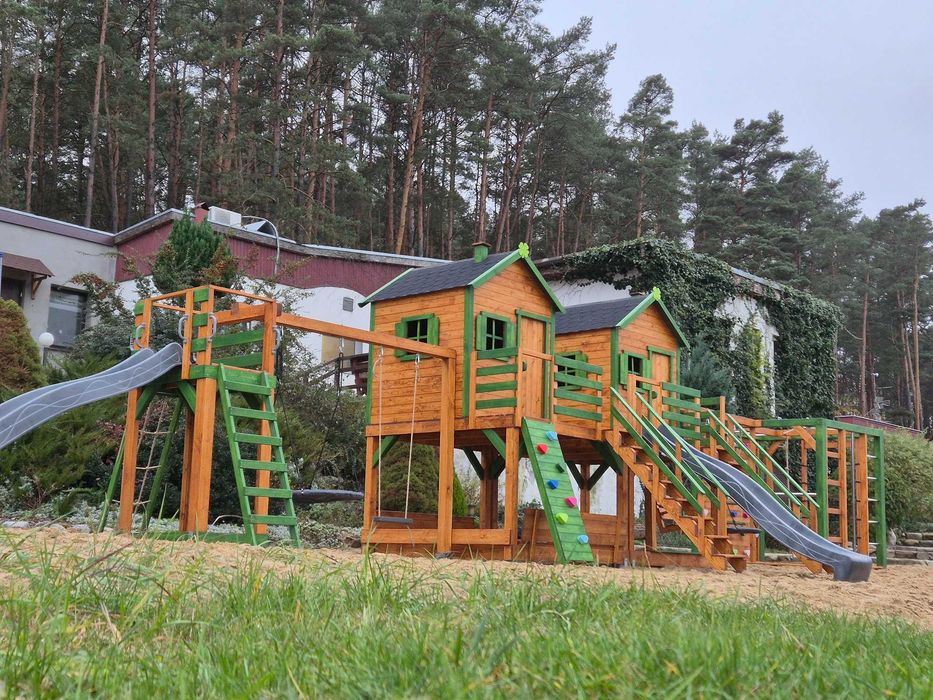 Podwójny plac zabaw - 2 domki z małpim gajem