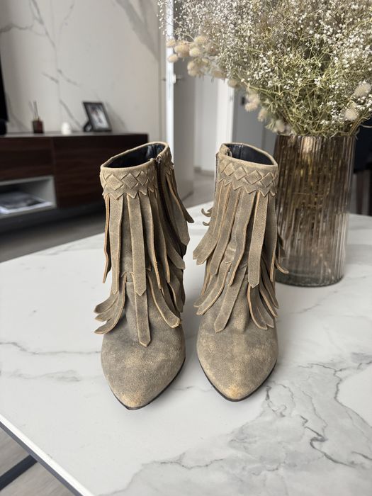 Козаки, ботинки, сапожки з бахромою bottega veneta