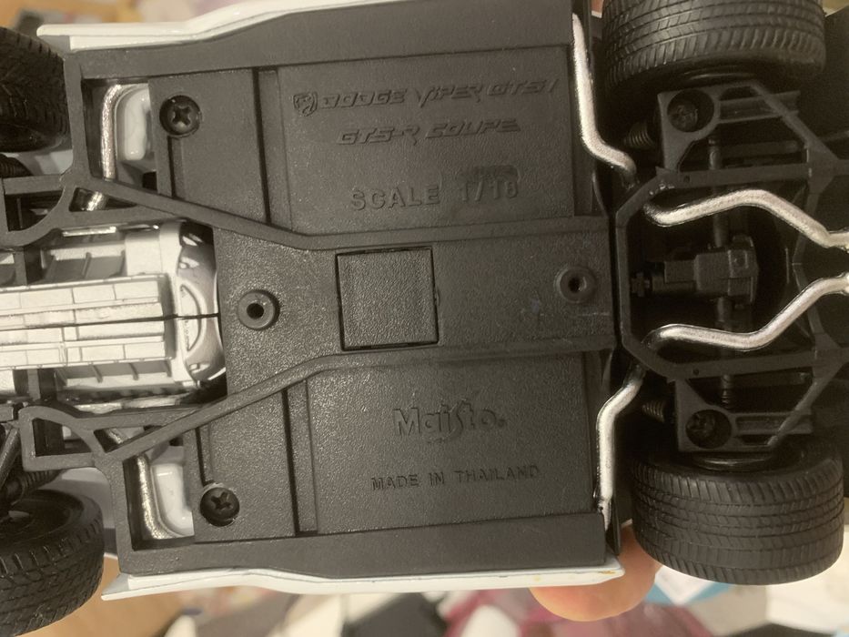 Model Maisto Dodge Viper GTS 1:18 stan idealny