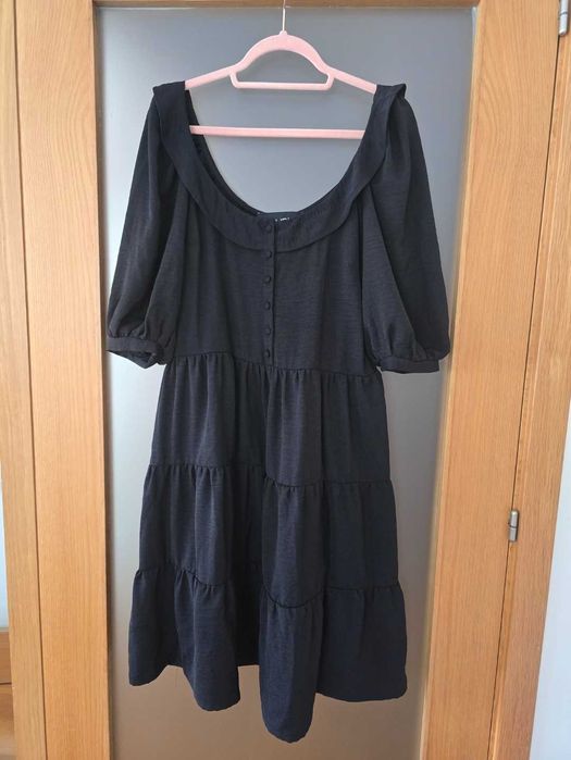 Vestido preto Mahrla - tamanho S/M - NOVO