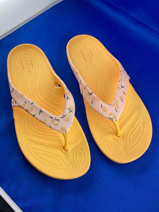 Жіночі в'єтнамки для пляжу Crocs