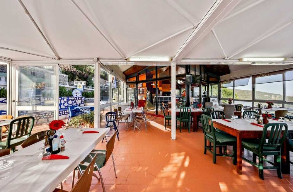 Fully Furnished Restaurant for sale Monchique Algarve Residencial Commercial business property