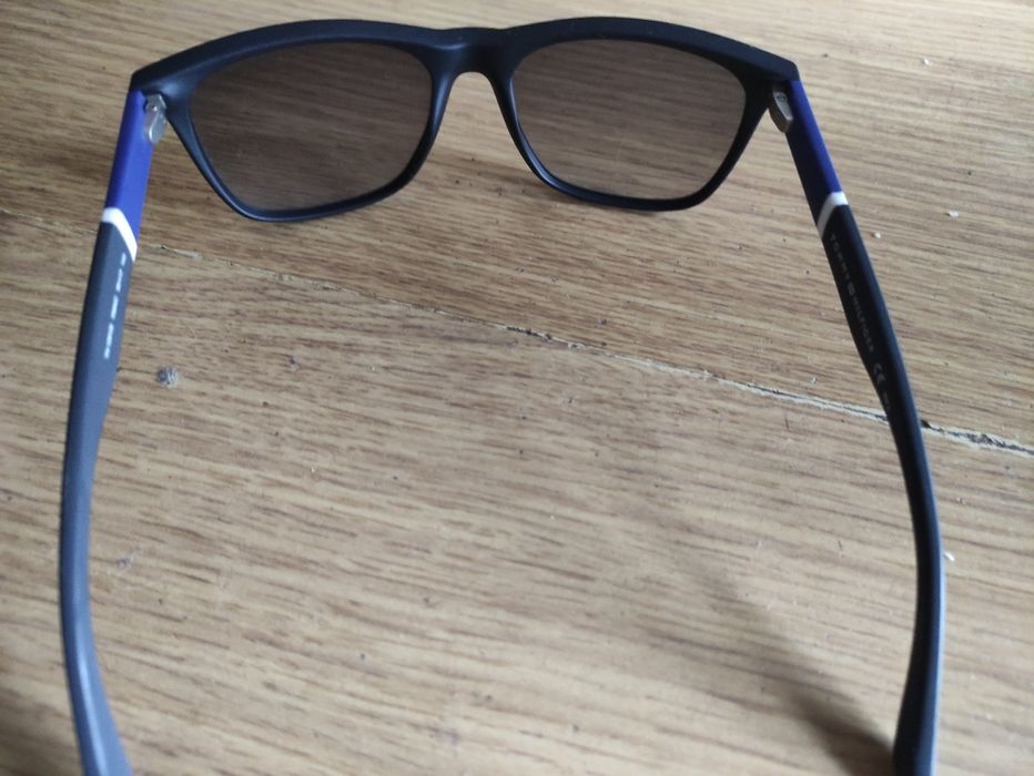 Óculos de sol como novos