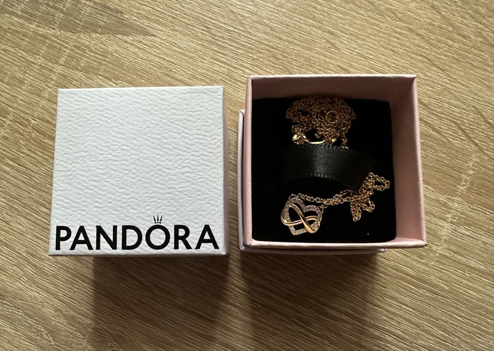Кольє Pandora "Блискуче серце нескінченності"
