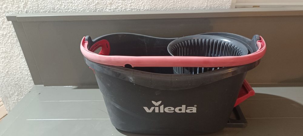 Conjunto de balde rotativo  e esfregona Vileda Turbo,