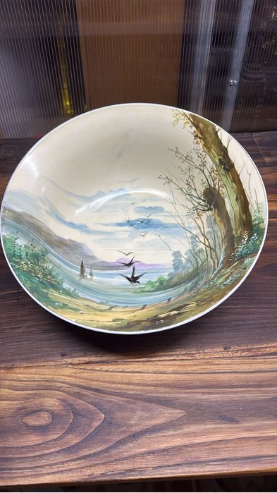 Bacia grande em porcelana