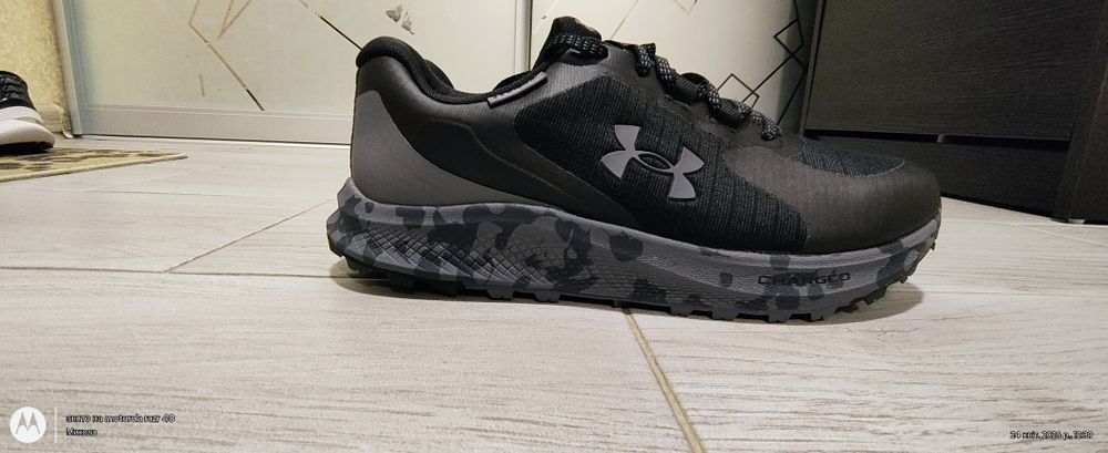 Чоловічі кросівки для бігу Under Armour Charged Bandit
