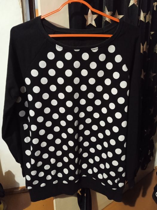 Bluza w kropki czarna