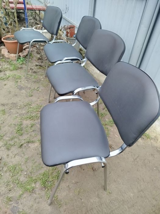 Стулья офисные кожзам