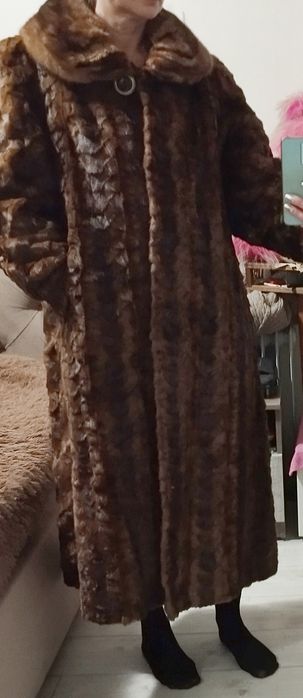 Продам норкову шубу