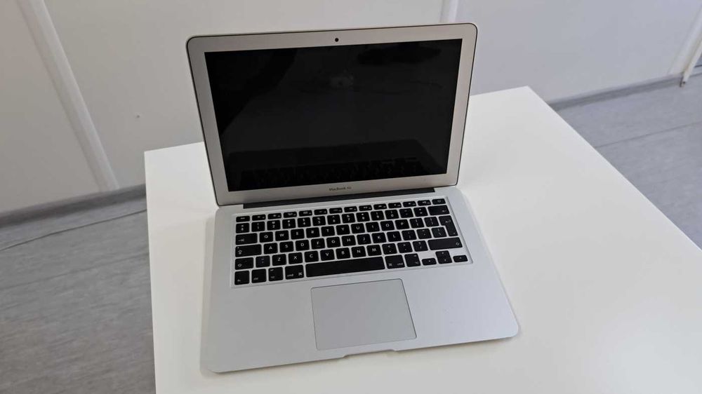Laptop MacBook Air 13” A1466