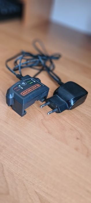 Ładowarka Black+Decker – wsuwana 8–20 V
