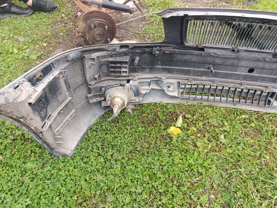Бампер передній Volvo S80 вольво