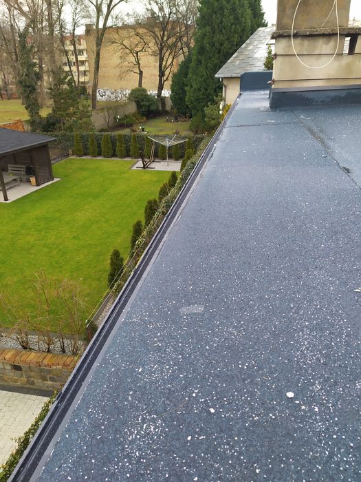 Dekarz dach   krycie papa, membrana, hydroizolacja blacharskie obróbki