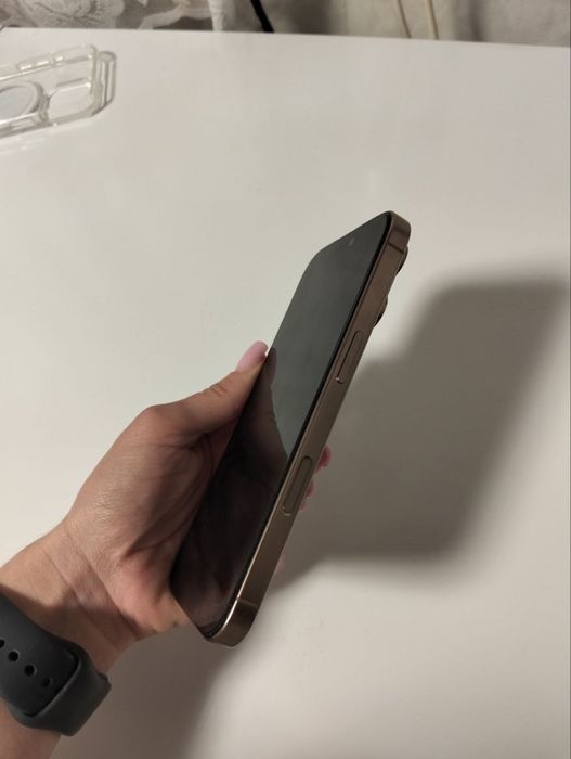 Продам новий на гарантії  Iphone 16 pro