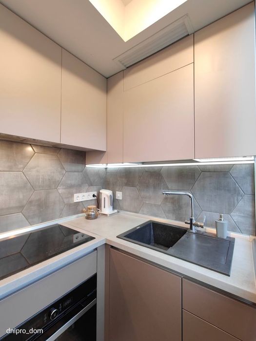 Продам 2-к кв 60м2 с ремонтом в ЖК River Park ж/м Победа