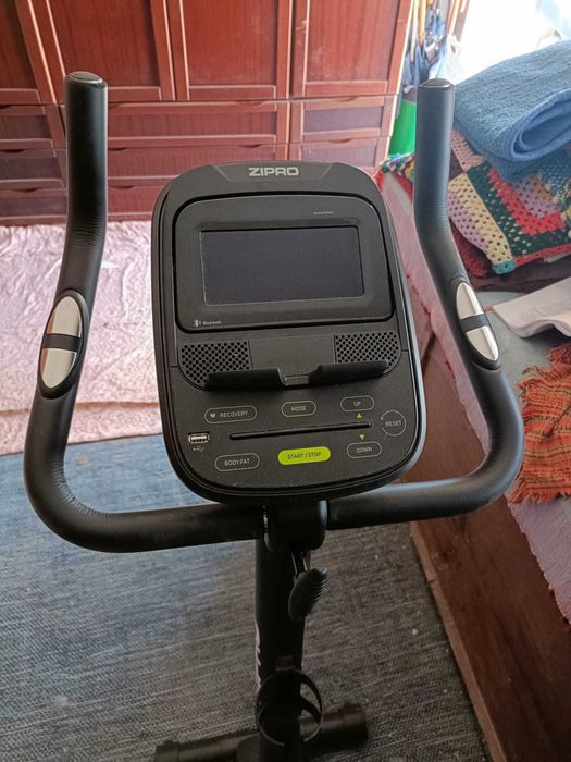 Bicicleta Estática ZIPRO Flame – Excelente Estado