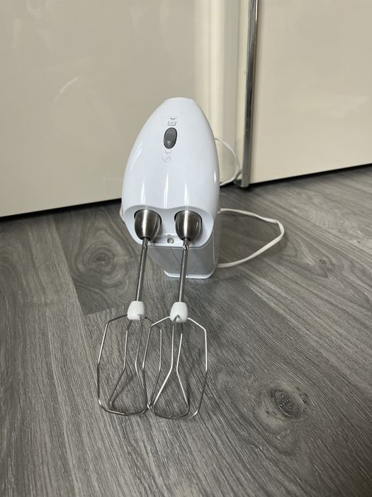 Кухонний міксер Philips HP. 1570/71