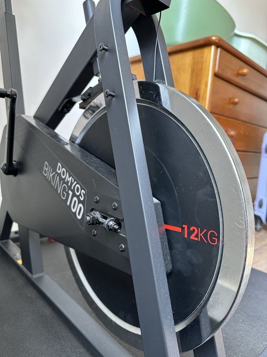 Bicicleta Spinning Domyos Biking 100 + pedais de encaixe + tapete 1x2 m