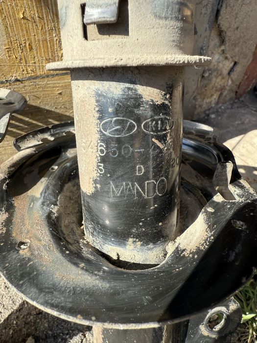 Передні амортизатори Хюндай Елантра МД