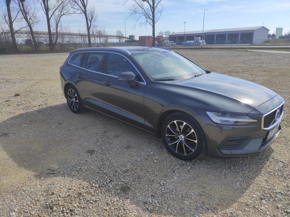 Volvo V60 Momentum Pro D4