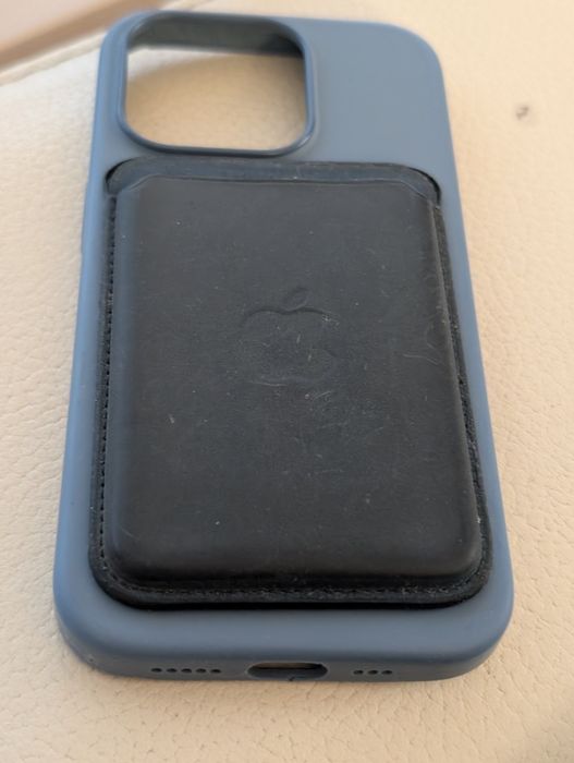 IPHONE 15 e Carteira