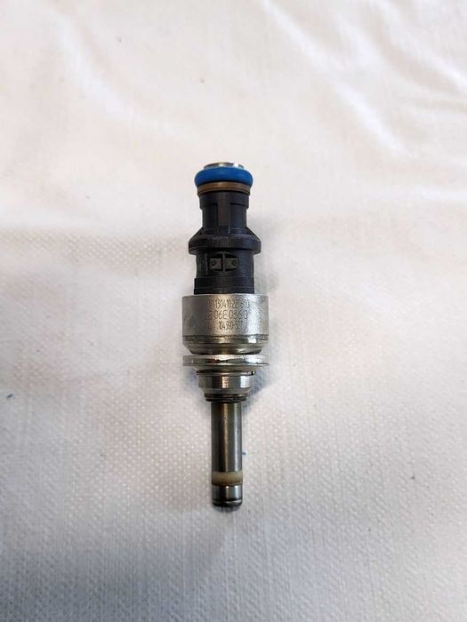 AUDI A6 C6 3,0 TFSI wtryskiwacz paliwa - 06E036G .