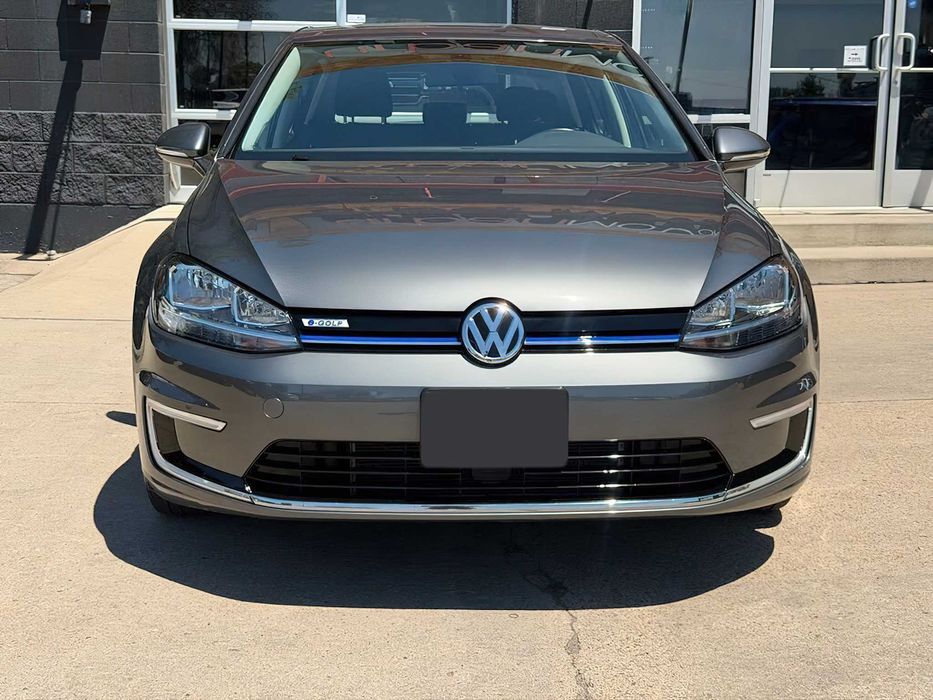 Volkswagen e-Golf SE      2019