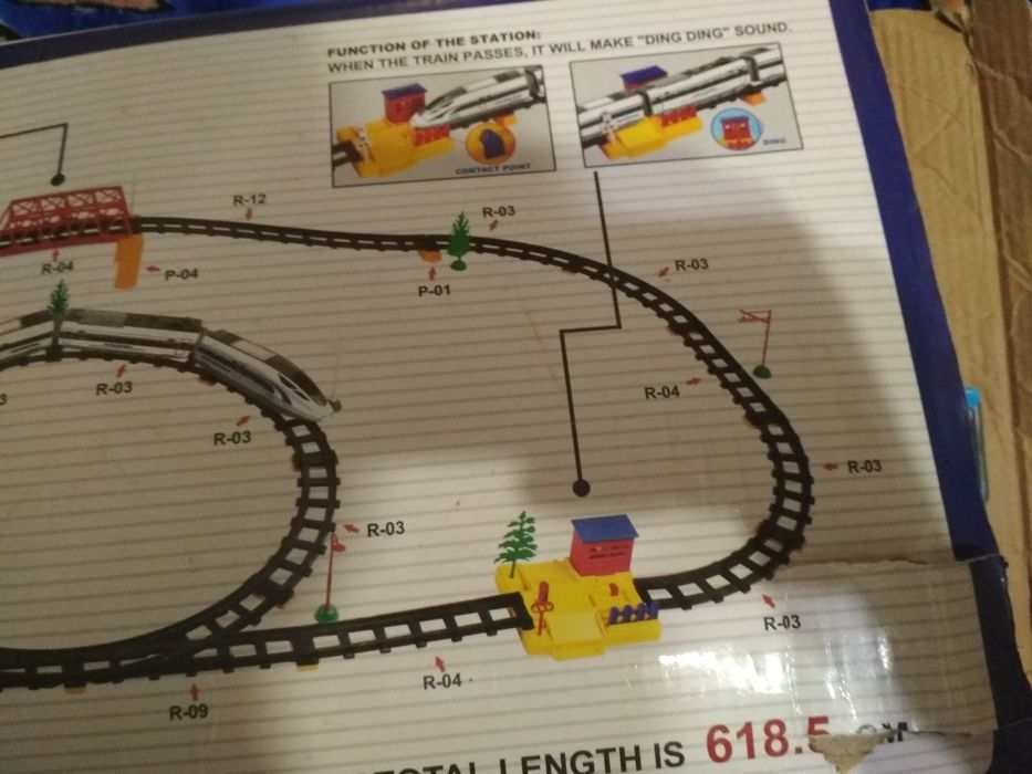 Продам дитячу залізницю на батарейках