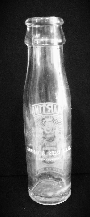 Garrafa antiga de Martini - dose individual - Pirogravada  - anos 50