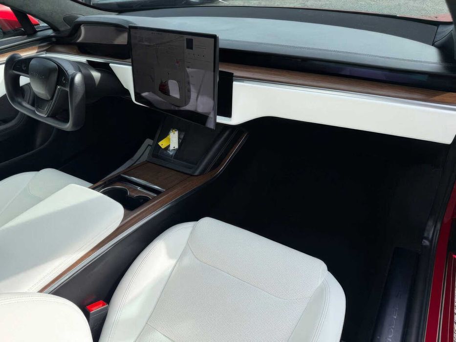 Tesla Model S      2022