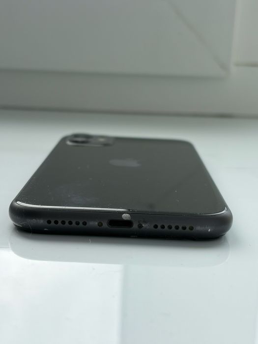 Продам iPhone 11