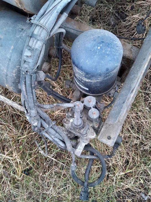 mercedes atego osuszacz -zawor podstawa osuszacza