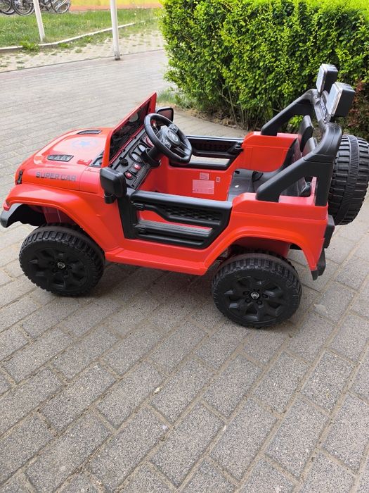 Auto na akumulator dla dziecka Super Car + pilot + 2 akumulatory