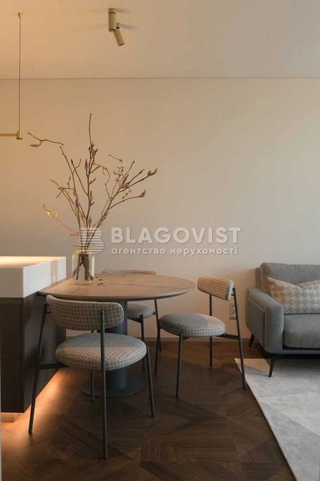 Продаж 2к квартира ЖК Новопечерська вежа Бойчука Михайла 41б Кіквідзе