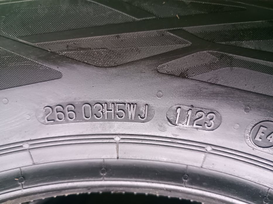 Komplet opon 195/60R15 Continental