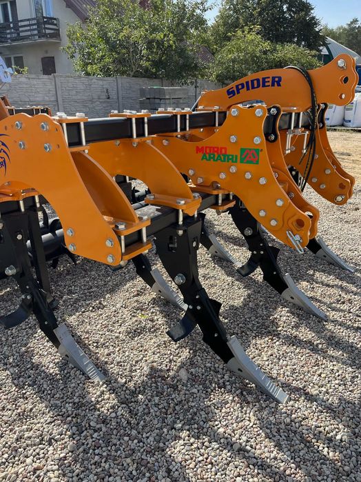 Pług dłutowy SPIDER 7G-300  Moro Aratri