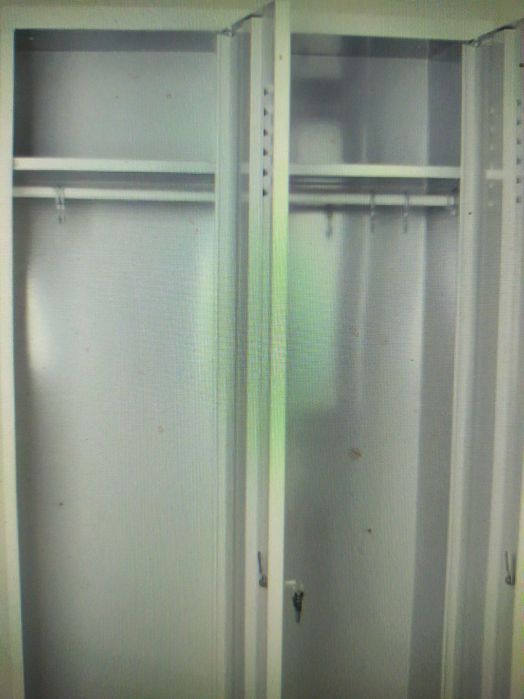 Шкаф металлический двустворчатый