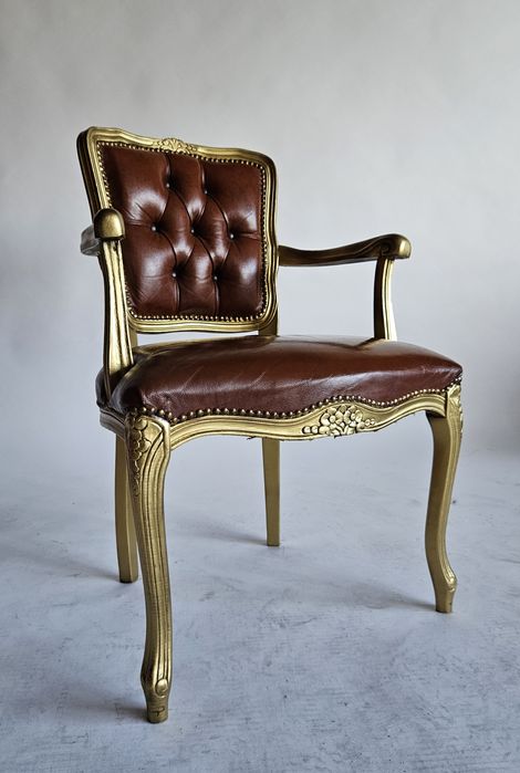 Fotel ze skórzanym obiciem